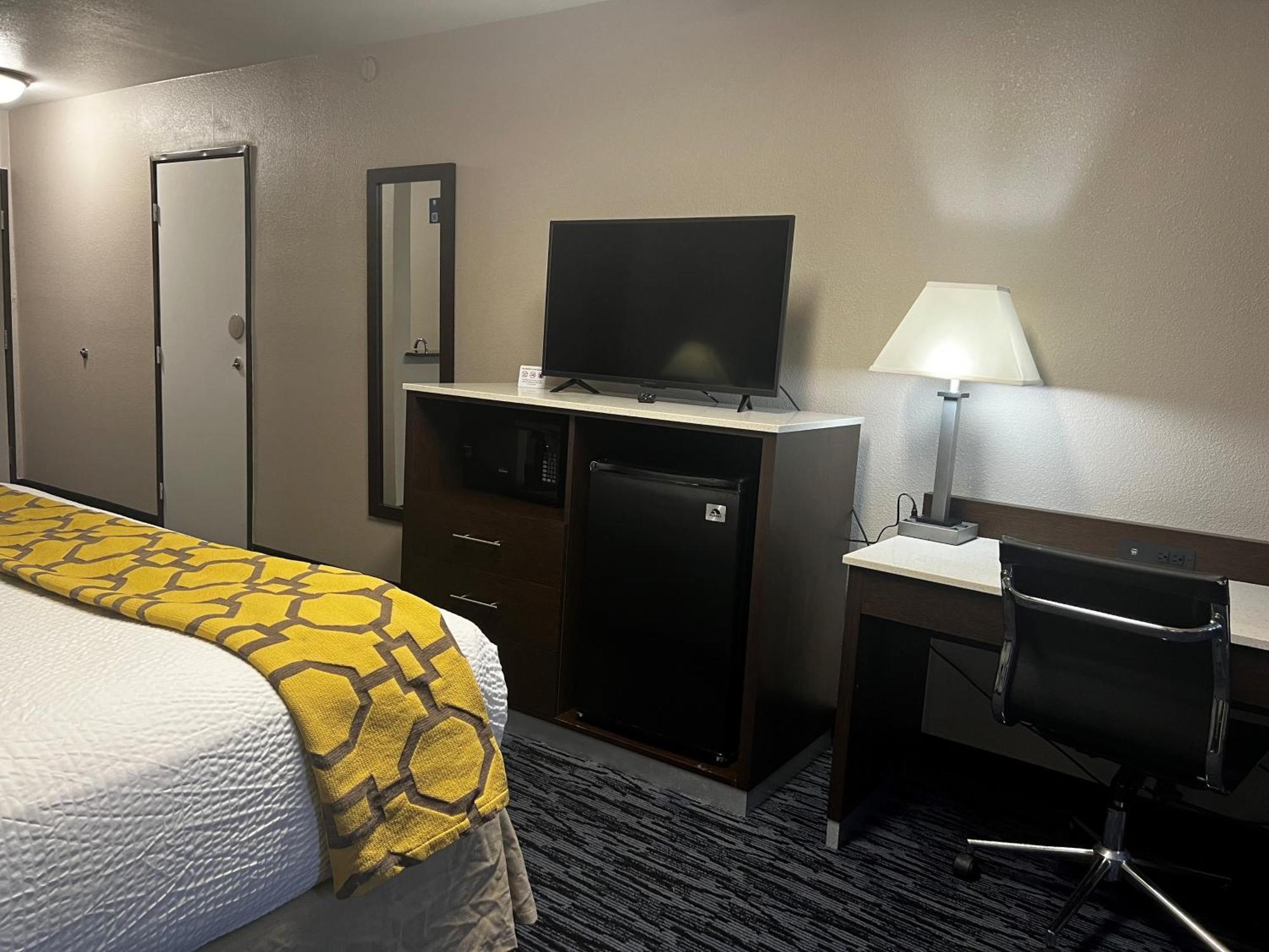 Baymont By Wyndham Port Arthur - Groves Area Exterior foto